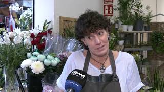 Hornos floristerías y tiendas de dulces en Mallorca se preparan para Tots Sants [upl. by Devora327]