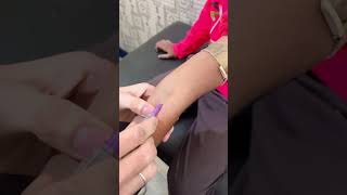 Iv injection kaise lagate hain  How to inject Iv injection into a vein  nas main injection lagye [upl. by Carilyn]