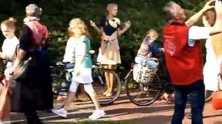 Wandelvierdaagse 2016 Dag 5 Tocht in Staphorst [upl. by Aihsiyt]