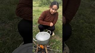 Single mom show SURVIVAL in Forest 🫕🥄camping bushcraft outdoor [upl. by Wettam555]