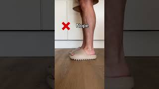 Yeezy Slides richtig stylen 😇🤝 yeezy yeezyslides sneakers [upl. by Hulda]