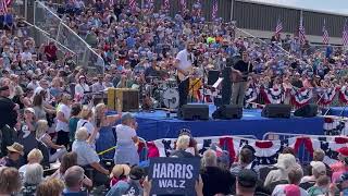 Bon Iver perform 1862 patriotic song quotBattle Cry of Freedomquot at HarrisWalz rally [upl. by Eve]