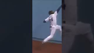 Griffey Junior AMAZING catch kengriffeyjr mlb mariners [upl. by Shurwood392]