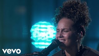 Alicia Keys  Fallin Live from Apple Music Festival London 2016 [upl. by Eugnimod]