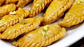 खास चाशनी वाली मावा गुजिया  Chashni Wali Gujiya  Mawa Gujiya Dipped in Sugar Syrup [upl. by Lussier]