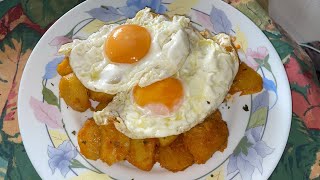 HUEVOS FRITOS CON PATATAS [upl. by Eillak2]