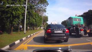 Singapore Road Bully SJQ3252L [upl. by Benilda609]