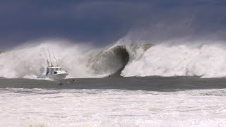 SURFING HUGE WAVES IN WAIKIKI BOAT GETS CAUGHT INSIDE [upl. by Cr]