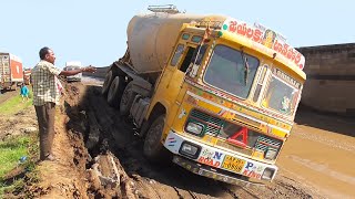 70m 145 tonne lorry meets small Surrey roundabout [upl. by Retsof914]