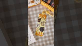 Bal arısı temalı kitap ayracı yapıyoruz 🐝 diybookmark [upl. by Boleyn648]