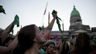 Pañuelos verdes en Buenos Aires a favor del aborto legal [upl. by Naggem]