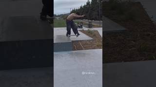 Línea en el Skatepark 🛹💯🌲 happy skateboarding goskateboardingday skate skateforlife skateboard [upl. by Elspeth]