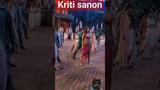 kiti sonon dance bollywood music [upl. by Darnall]