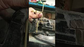 Manual bending of wire in a vice [upl. by Hsemin255]