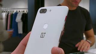 OnePlus 5T Sandstone White Limited Edition  Paris Popup Store [upl. by Inad768]