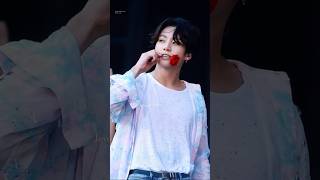 Kim Taehyung 🥰❤️ jungkook 💜 love 💕WhatsApp status ❤️💕bts shorts whatsappstatus [upl. by Broeder]