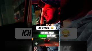 Wie in GTA Dreieck drücken und auf dem Auto springen 🚗💥 [upl. by Ru]