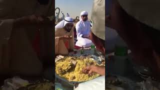 Dubai ke Sheikh garibon ke sath khana kha rahe hain duabi bayut burjpark [upl. by Eelaras]