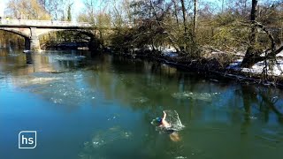 Eisschwimmer – Trainieren in eisiger Kälte  hessenschau [upl. by Reivilo]