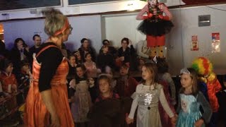 Foule et grosse ambiance au bal des enfants [upl. by Lolanthe]