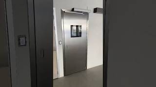 “90° Stainless Steel Hermetic Door for Cleanrooms  Automatic Sealing System” [upl. by Painter]