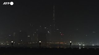 Emirati Arabi Uniti la nebbia avvolge Dubai [upl. by Schulz641]