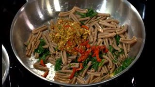 Strozzapreti integrali di farro e fave bio con pesto [upl. by Finkelstein810]