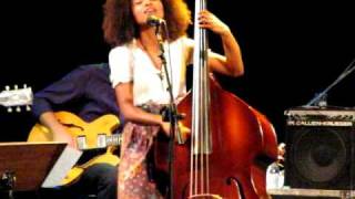 Esperanza Spalding  Ponta de Areia [upl. by Edmond]