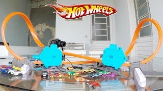 Hot Wheels Pista Oito Infinity Propulsor  Carrinho Wolverine Marvel 22 [upl. by Aneladgam]