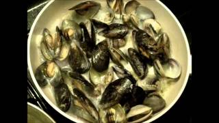 Trenette con zuppa di cozze e vongole veraci [upl. by Doownil]