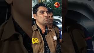 নরসিংদীতে ৬০ লাখ টাকার অবৈধ ভারতীয় প্রসাধনী বোঝাই কাভার্ড ভ্যানসহ আটক ২ [upl. by Llehsram]