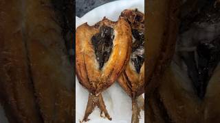 Cooking Filipino Milkfish Belly for Breakfast  My No Mess Frying Hack shorts shortsvideo [upl. by Nybor442]