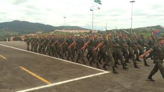 Desfile da tropa em continência ao Gen Div DÉCIO LUÍS SCHONS na passagem de comando do 12 GAC [upl. by Raynell159]