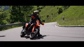 Erlebt die ultimative Sommerfahrt mit unserem neuen ContiAttack SM 2 ☀️🏍️  Continental [upl. by Kimble502]