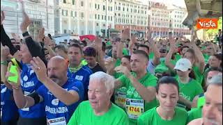 La partenza della mezza maratona di Genova 2022 [upl. by Schluter]