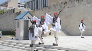 Смена караула в Афинах  Changing of the guard in Athens [upl. by Kalikow261]