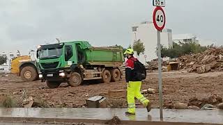 Maquinaria vecinal ayudando a nuestro pueblo el estado es lento y torpe para tragedias falta valor [upl. by Viviane]