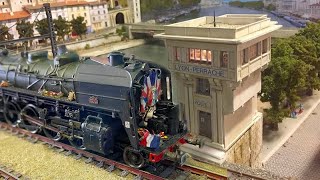 Magnifique maquette ferroviaire à l’échelle HO avec les trains miniatures du club de la Mulatière [upl. by Neeleuqcaj]