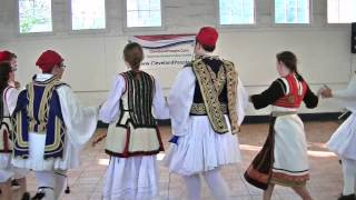 Syrtos Greek dance from Crete by Kyklonas Hellenic Dancers [upl. by Flowers518]