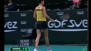 Flavia Pennetta vs Tathiana Garbin WTAParis2010 [upl. by Cinomod]