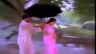 Chiranjeevi Suhasini  Aradhana Song  Are emaindi [upl. by Frager]