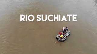 Cruzando en balsa la frontera de México y Guatemala por el Río Suchiate [upl. by Jannery380]