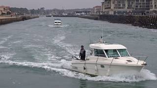 AFFLUENCE DE BATEAUX CE MATIN DANS LA PASSE DE CAPBRETON [upl. by Laetitia709]