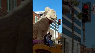 2024 🌹 Rose Parade Kiwanis float quotServing in Harmonyquot Good Doggie 🐶 [upl. by Lainey]