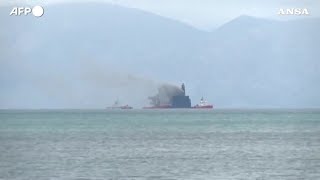 Incendio traghetto tra Grecia e Italia trovato vivo uno dei dispersi [upl. by Chenee]