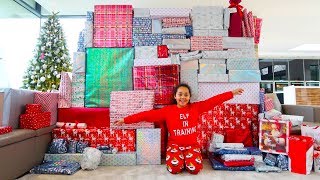 TIANA AND FAMILY OPENING CHRISTMAS PRESENTS 2018 Special [upl. by Nared523]