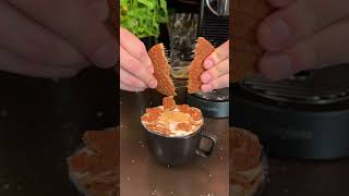 Onze koffie van 2000 is tegenwoordig vervangen door deze Stroopwafel Affogato 😍 foodhack lifehack [upl. by Avner506]