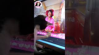 shorts මාවත් ඇතුලට ගන්නකෝ අම්මේ Kitty watching Apé Amma videos [upl. by Debbee841]