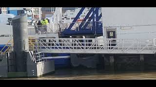 BEAUTIFUL VIEW OF WOOLWICH FERRY BOATS DOCKING ON amp OFF love boat london travel life [upl. by Grous580]