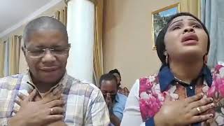 LYDIE NSEYA et le pasteur JEAN CLAUDE moment dadoration [upl. by Eicyaj]